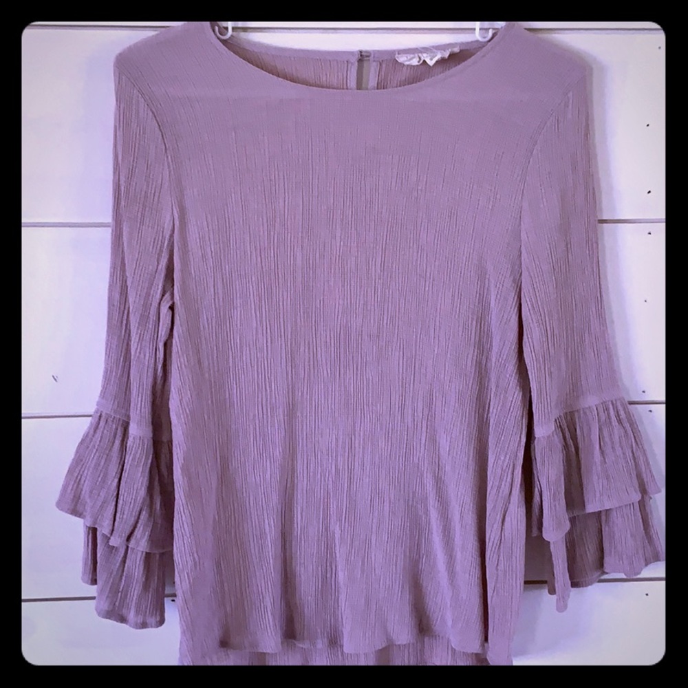 Flutter sleeve top